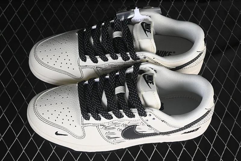All Categories Nk SB Dunk Series Nk SB Dunk Low High-end Customized Low-top Sneakers Nike SB Dunk Low Co-branded Beige Multi-Smoke High-end Customized Low-top Casual Sneakers HH7518-094